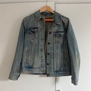 Levi’s Jean Jacket Light Wash